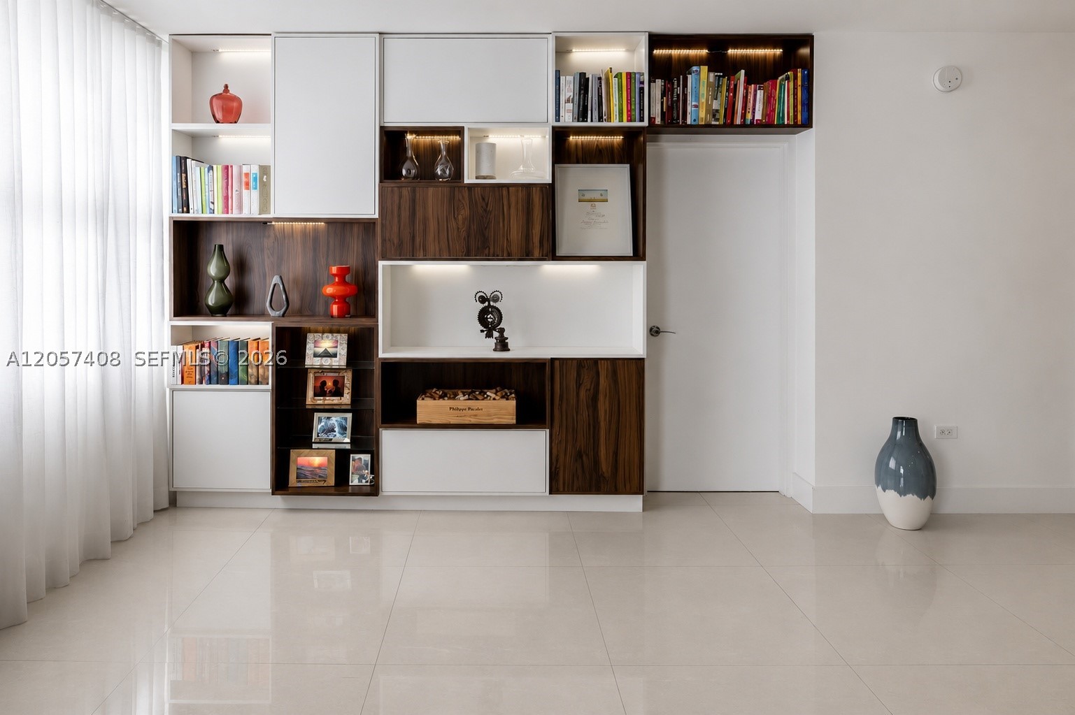 FOUR AMBASSADORS CONDO PH - Residential