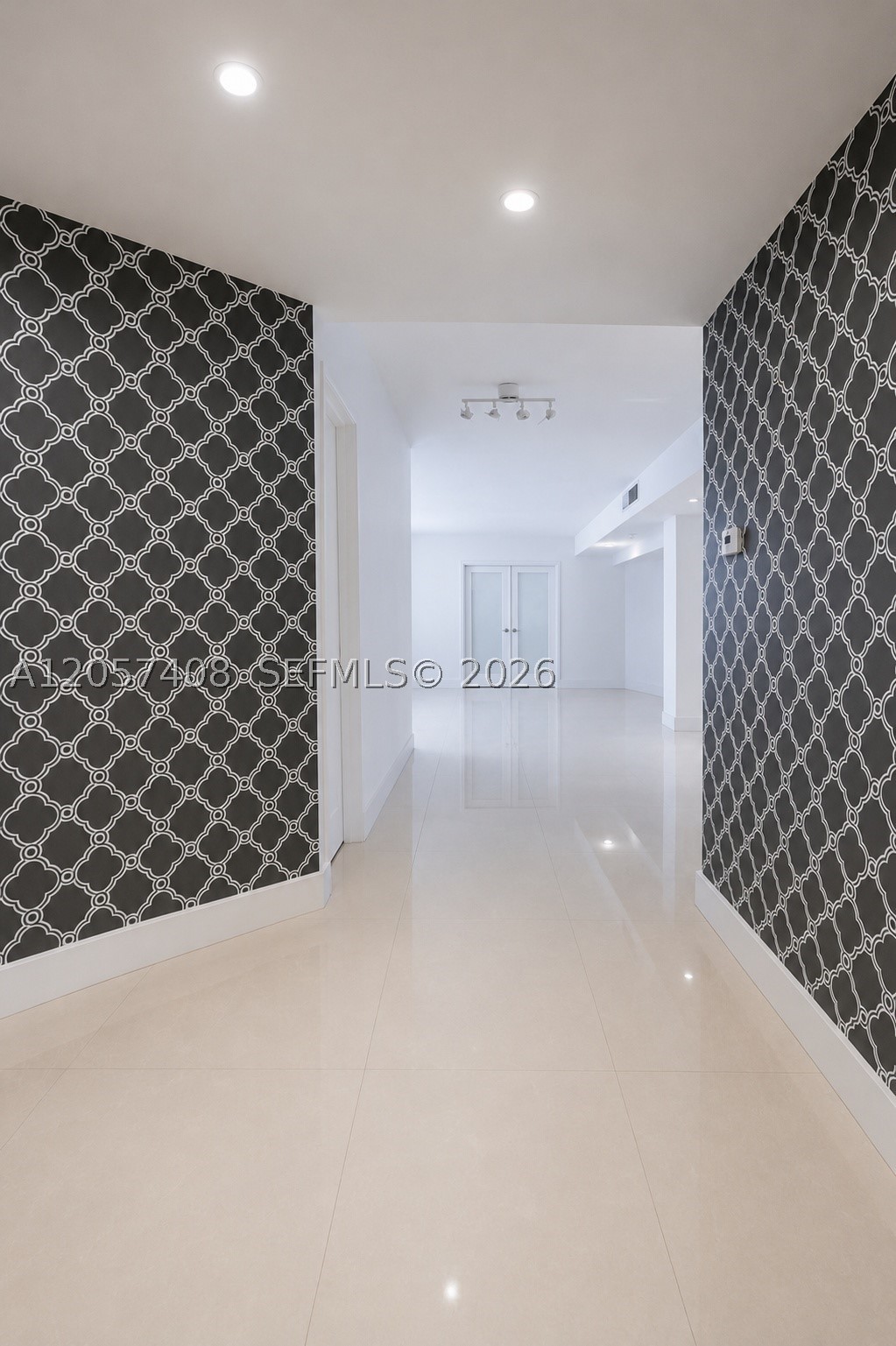 FOUR AMBASSADORS CONDO PH - Residential