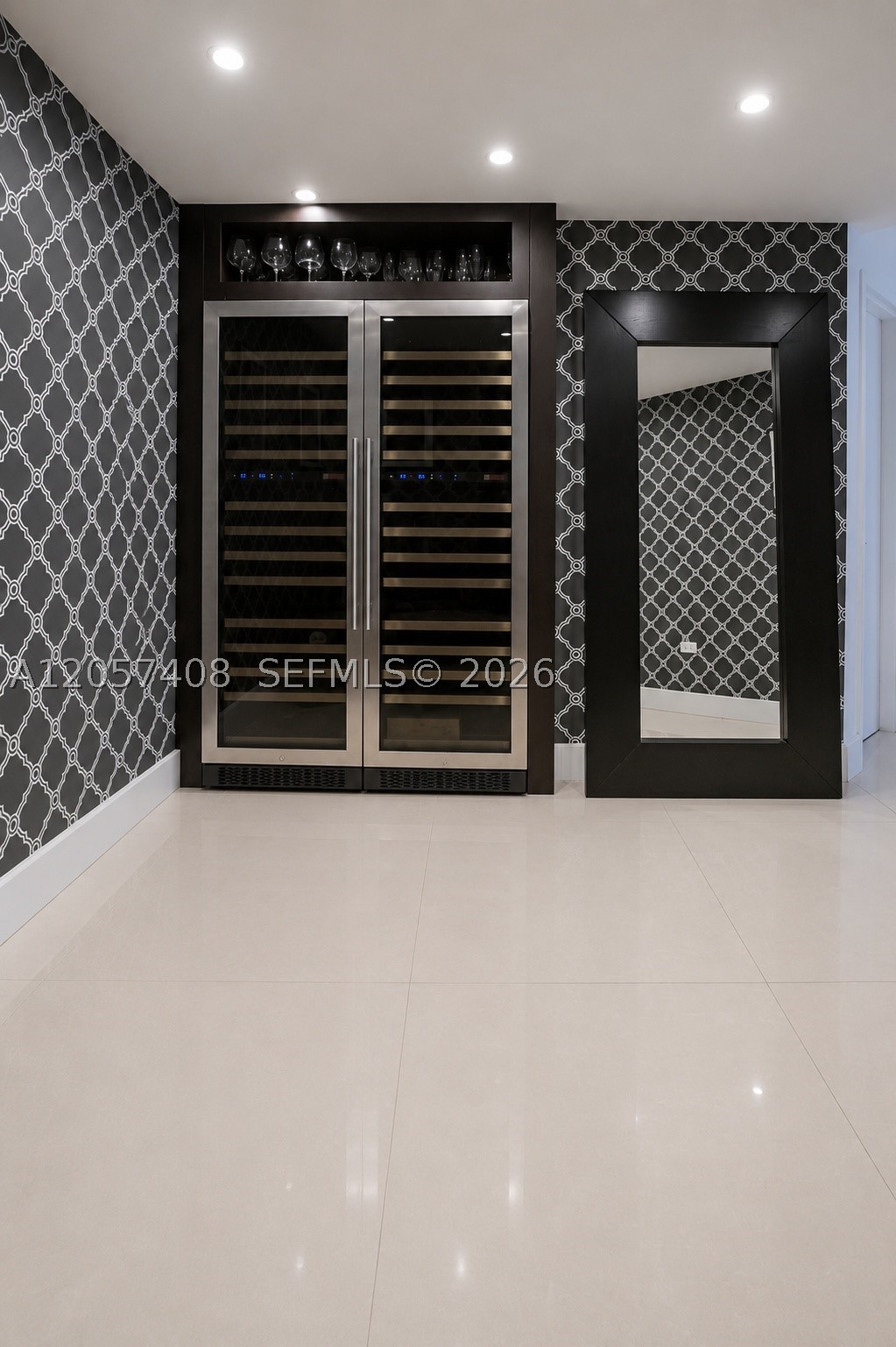 FOUR AMBASSADORS CONDO PH - Residential
