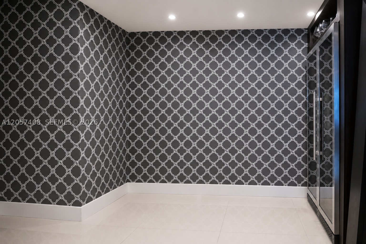 FOUR AMBASSADORS CONDO PH - Residential