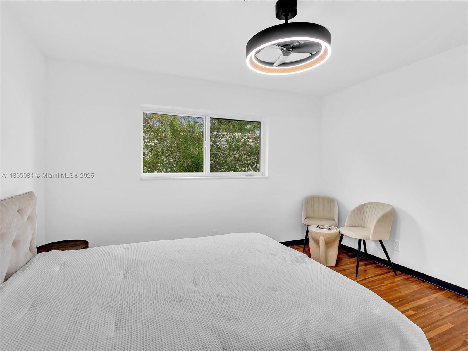 COUNTRY CLUB HOMES - Residential Lease