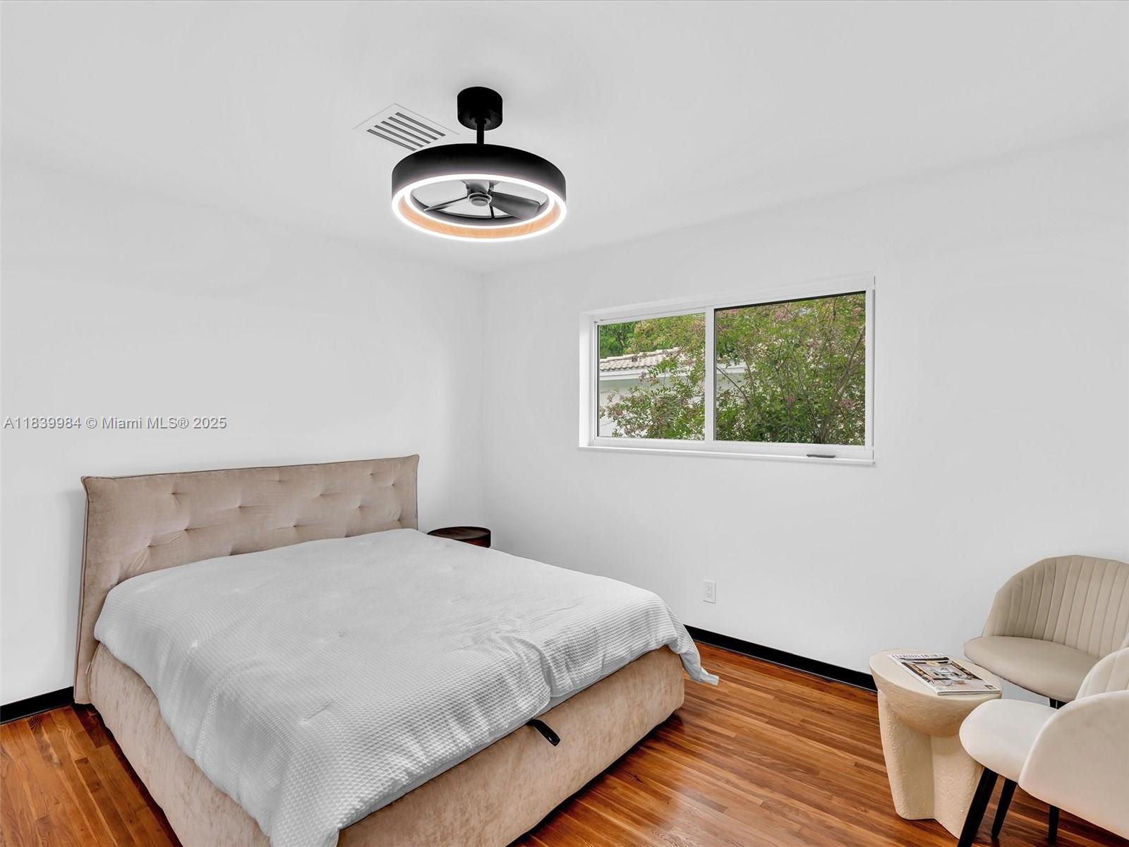 COUNTRY CLUB HOMES - Residential Lease