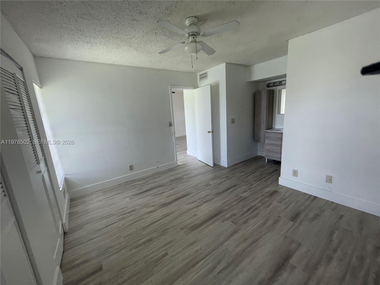LAKEWOOD VILLAGE - Residential
