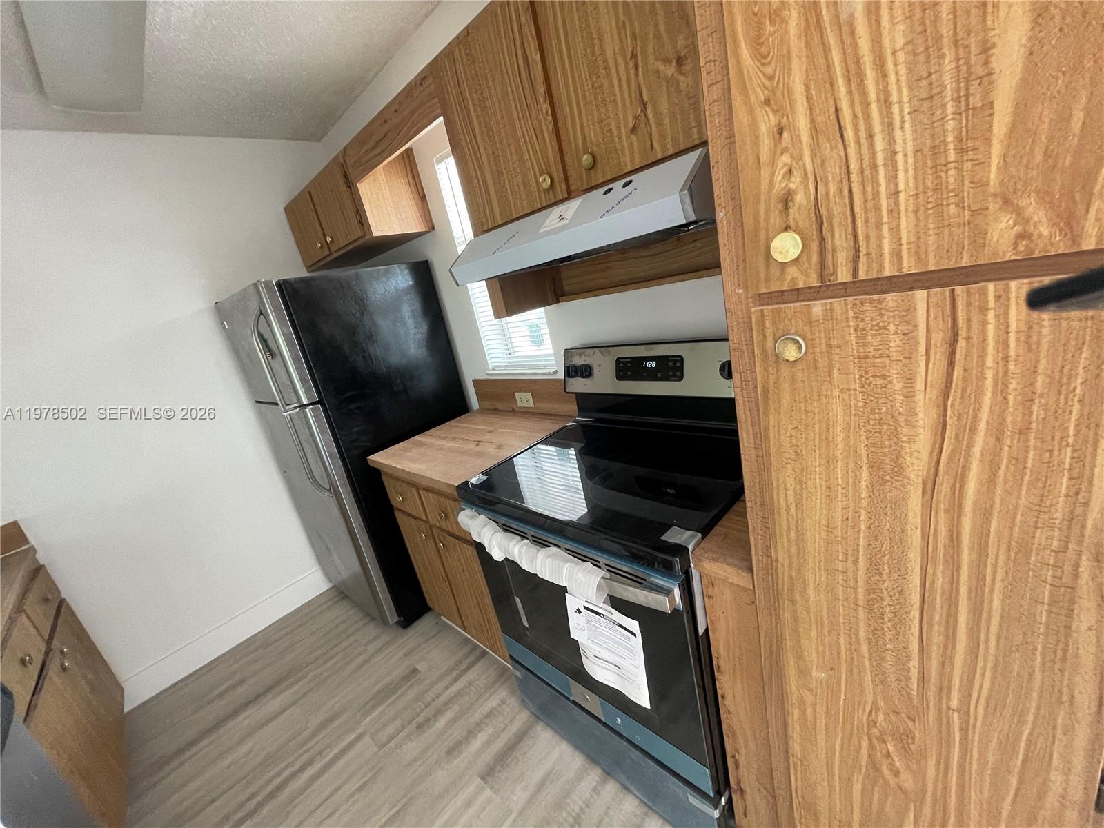 LAKEWOOD VILLAGE - Residential