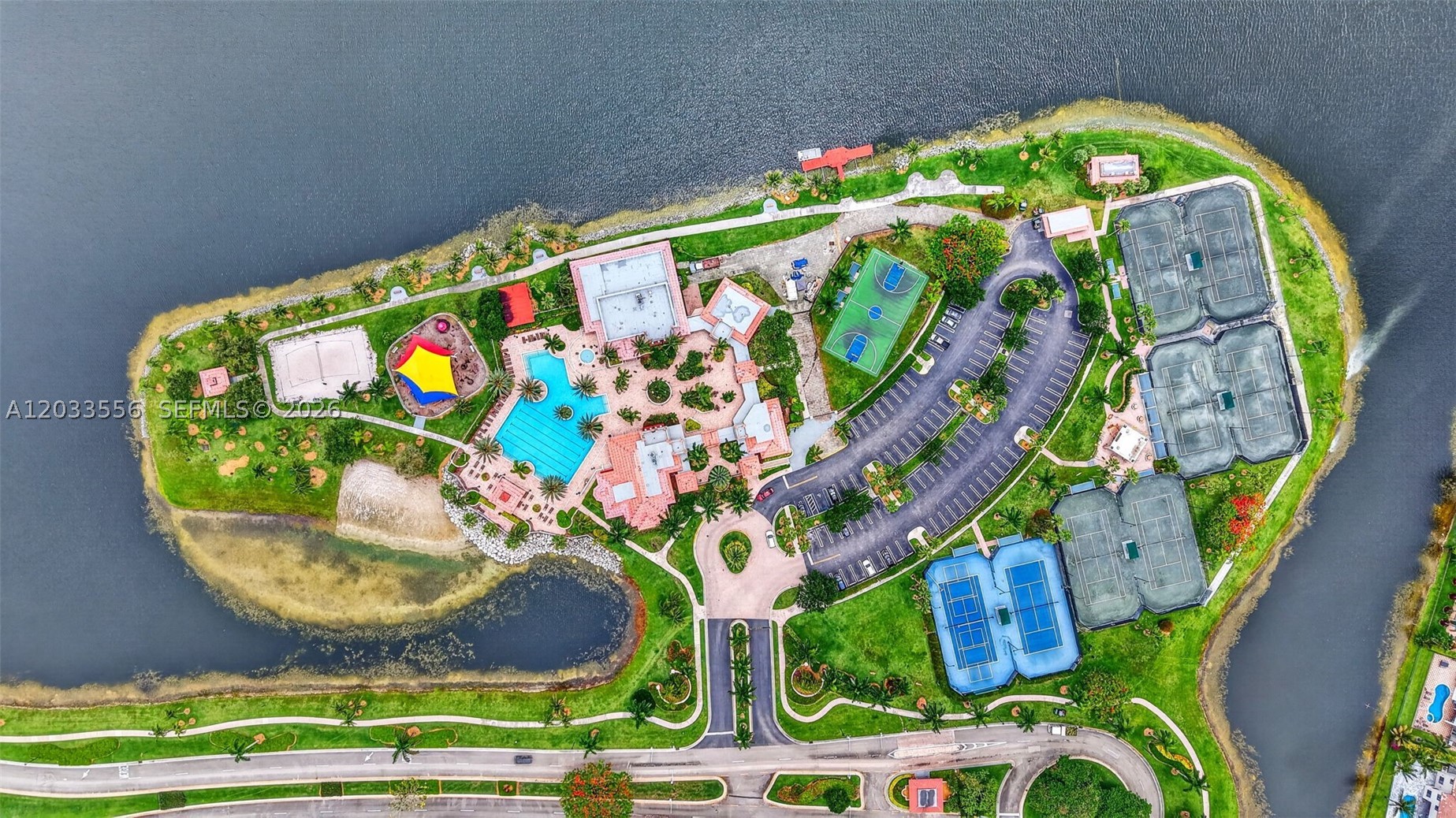 SUNSET LAKES PLAT ONE - Residential
