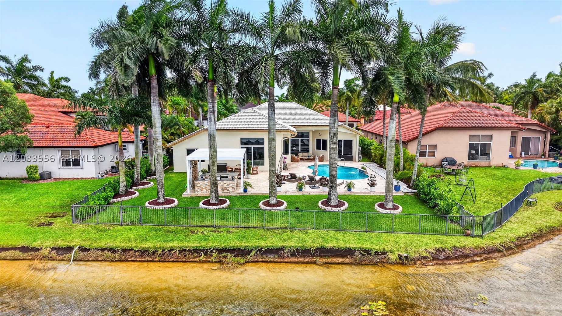 SUNSET LAKES PLAT ONE - Residential