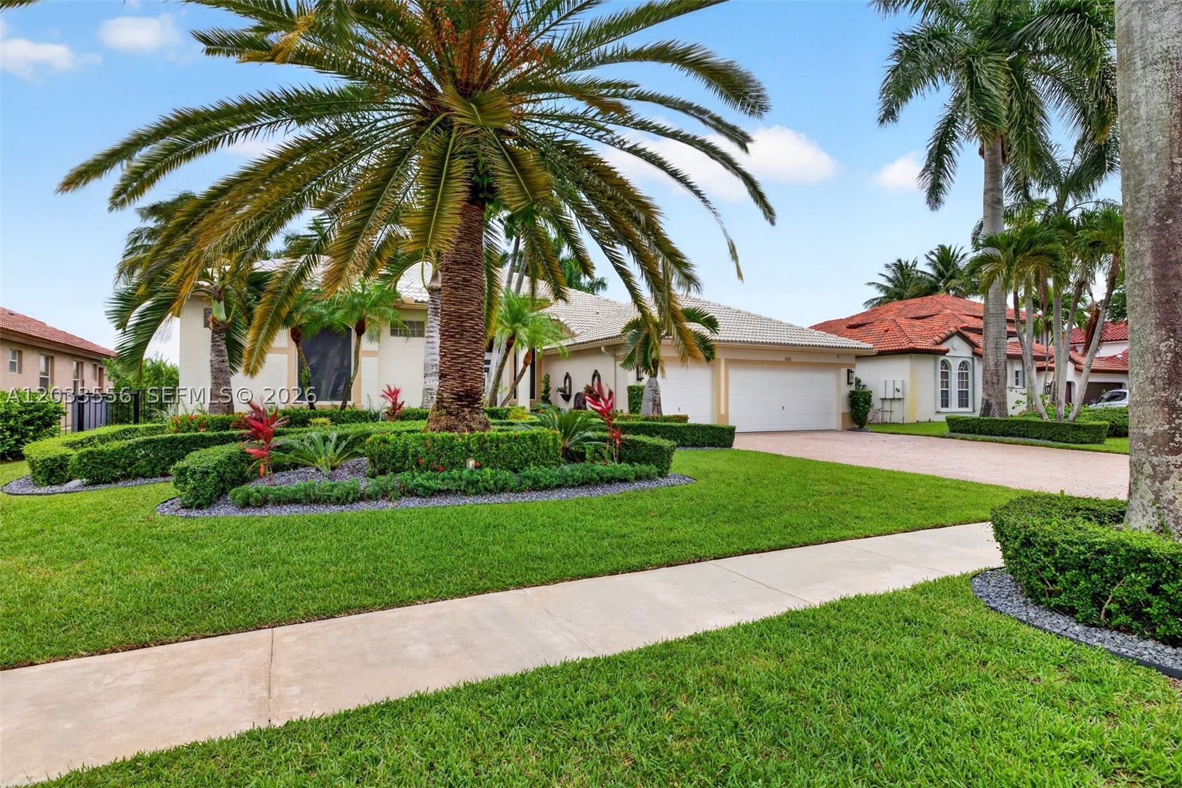 SUNSET LAKES PLAT ONE - Residential