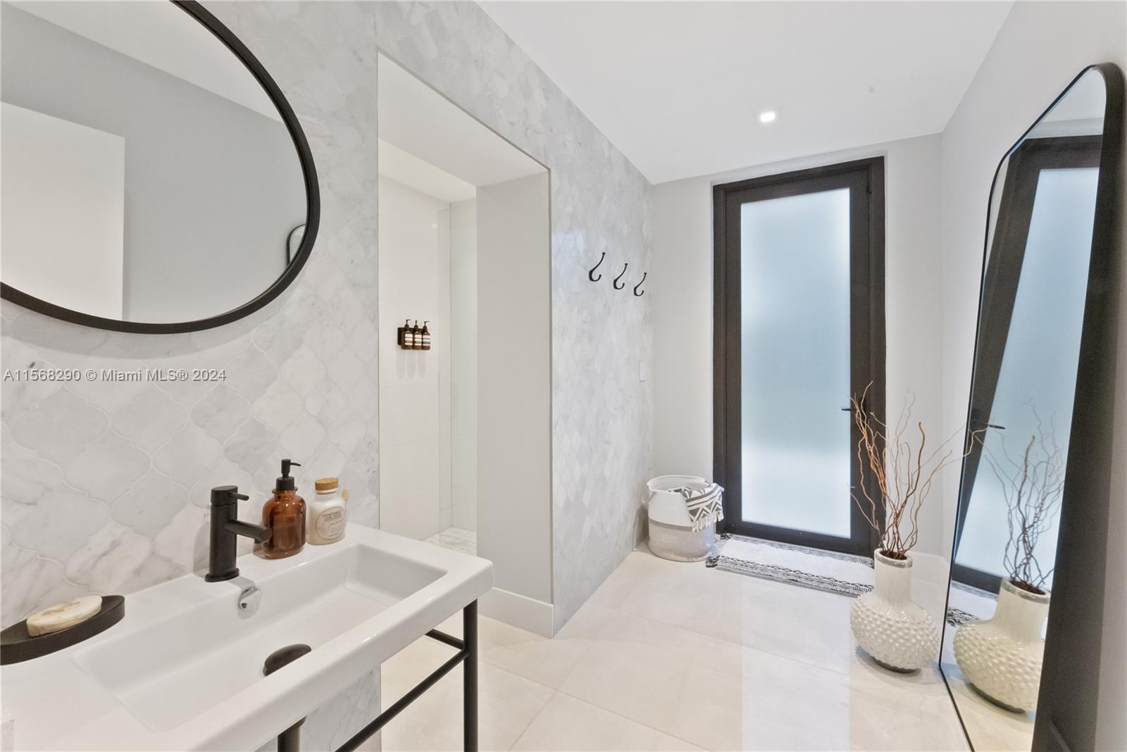 RANCHO VILLAS 1ST ADDN - Residential