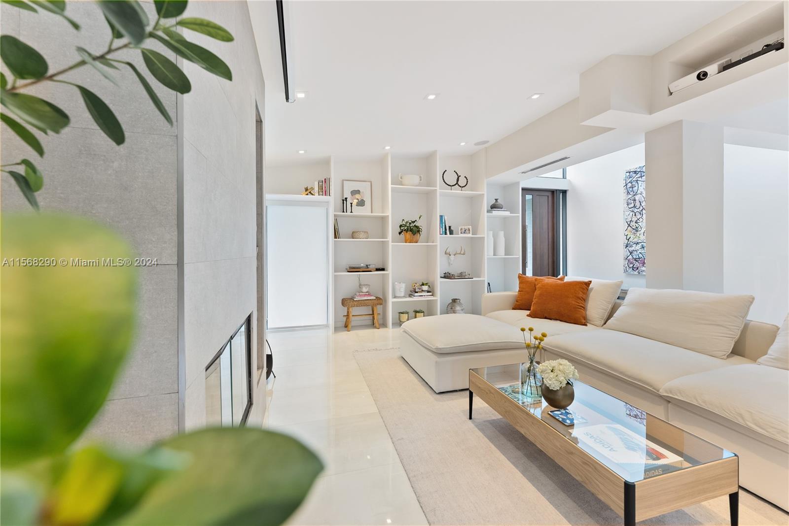 RANCHO VILLAS 1ST ADDN - Residential