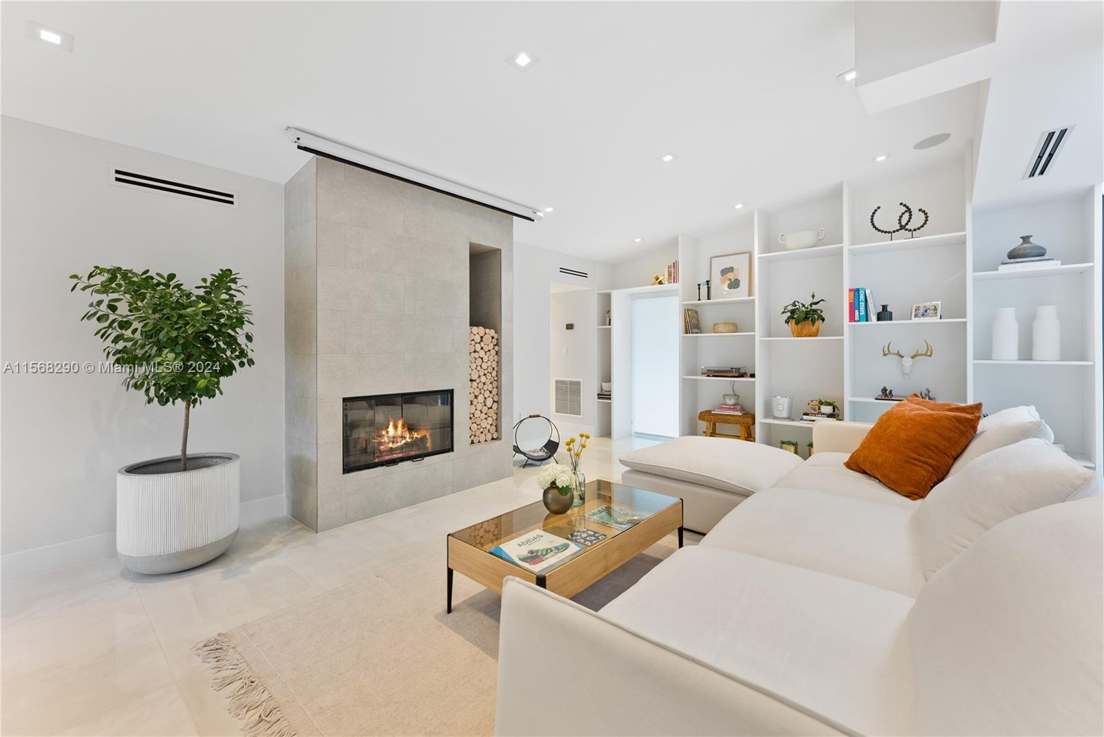RANCHO VILLAS 1ST ADDN - Residential