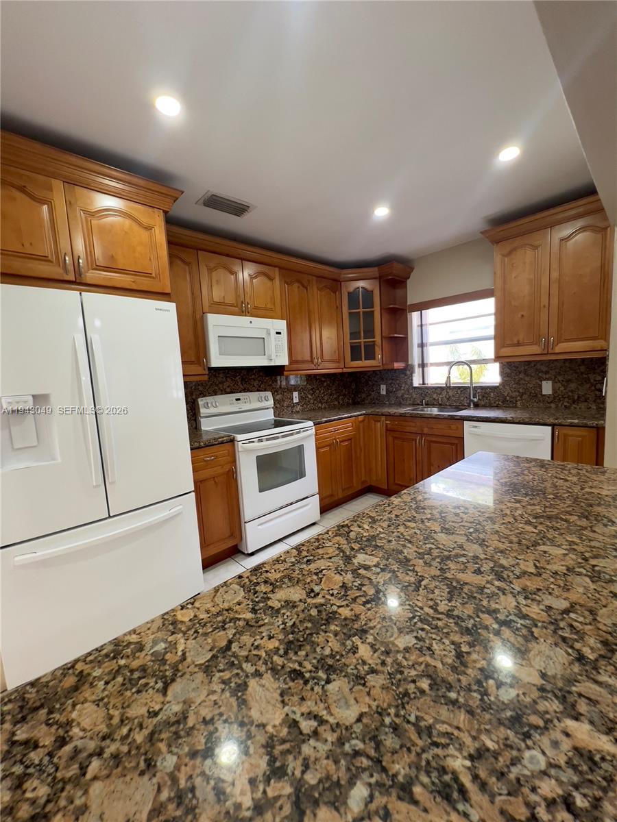 SILVER BLUFF GARDENS - Residential Lease