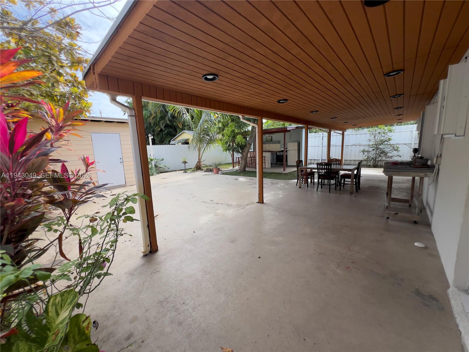 SILVER BLUFF GARDENS - Residential Lease