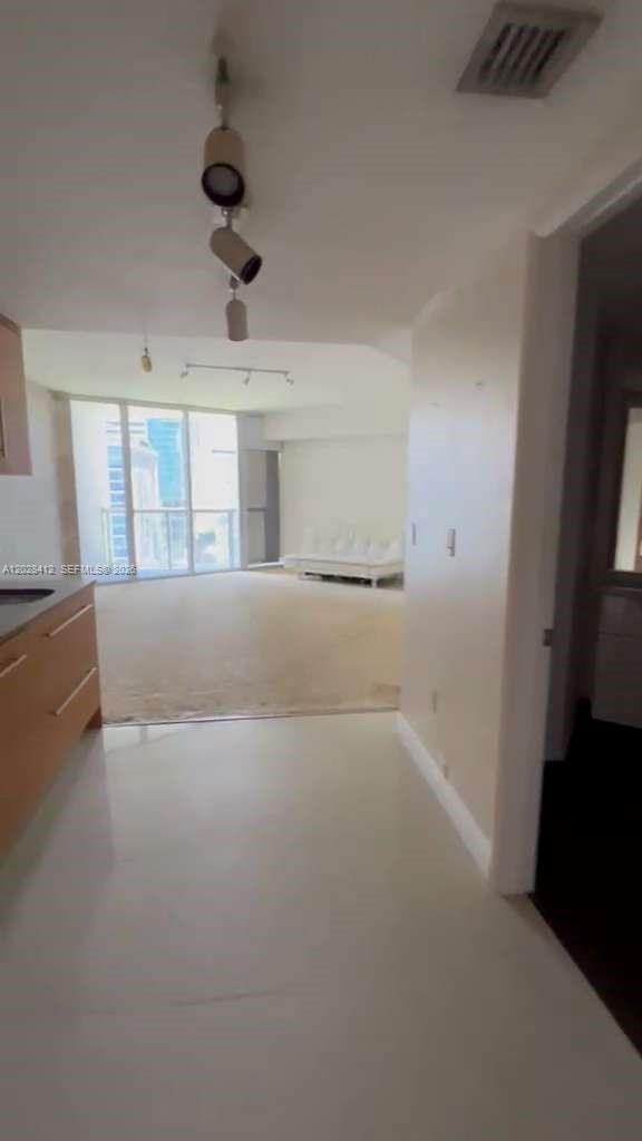 ICONBRICKELL CONDO NO 1 - Residential Lease