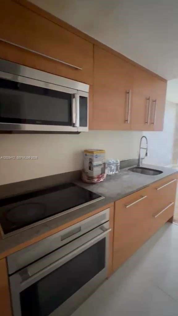 ICONBRICKELL CONDO NO 1 - Residential Lease