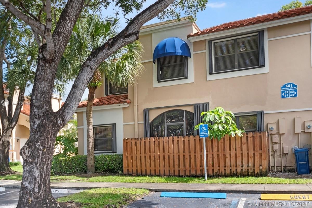 GREAT 2 STORY TOWN HOUSE 3 BEDROOMS , 2 AND A HALF BATHROOMS. KITCHEN AND BATHROOMS HAVE BEEN UPDATED, PROPERTY HAS A BONUS ROOM THAT CAN BE USED AS AN OFFICE OR PLAYROOM. LAUNDRY ROOM IN UNIT, TILE IN LIVING AREA AND LAMINATE WOOD ON STAIRS AND BEDROOMS. 2 ASSIGNED PARKING SPOTS. SHOWING ONLY DURING OPEN HOUSE SUNDAY DEC 5 FROM 3:00 TO 5:00