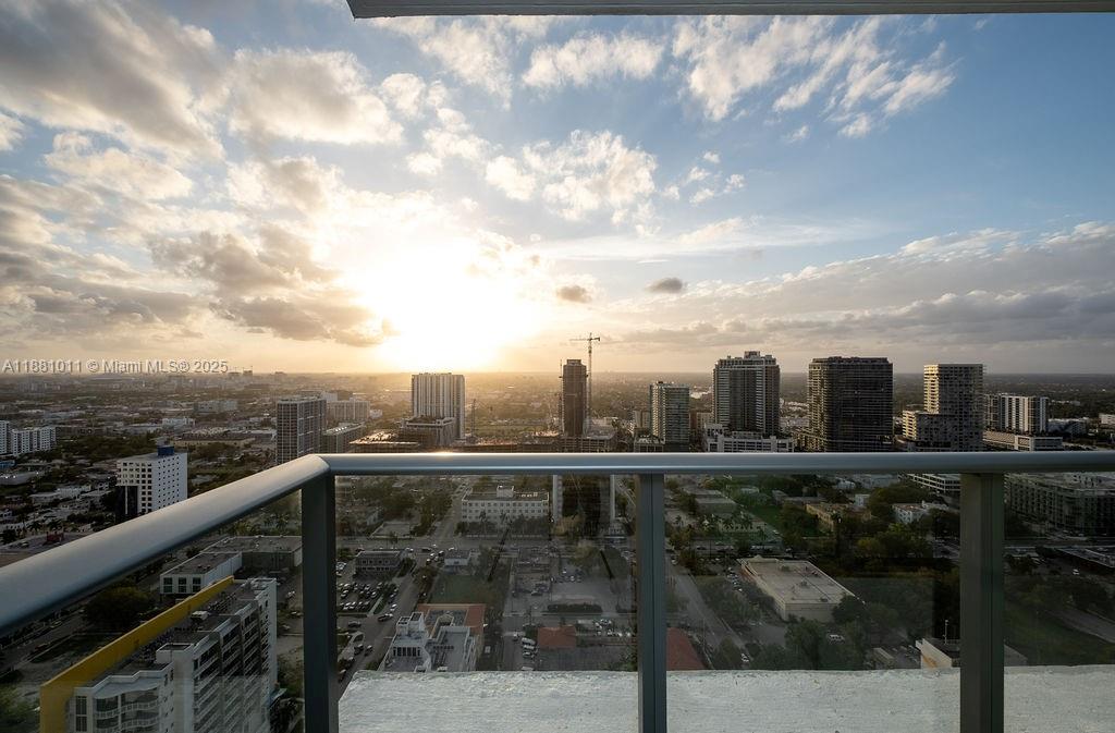 GRAN PARAISO CONDO - Residential