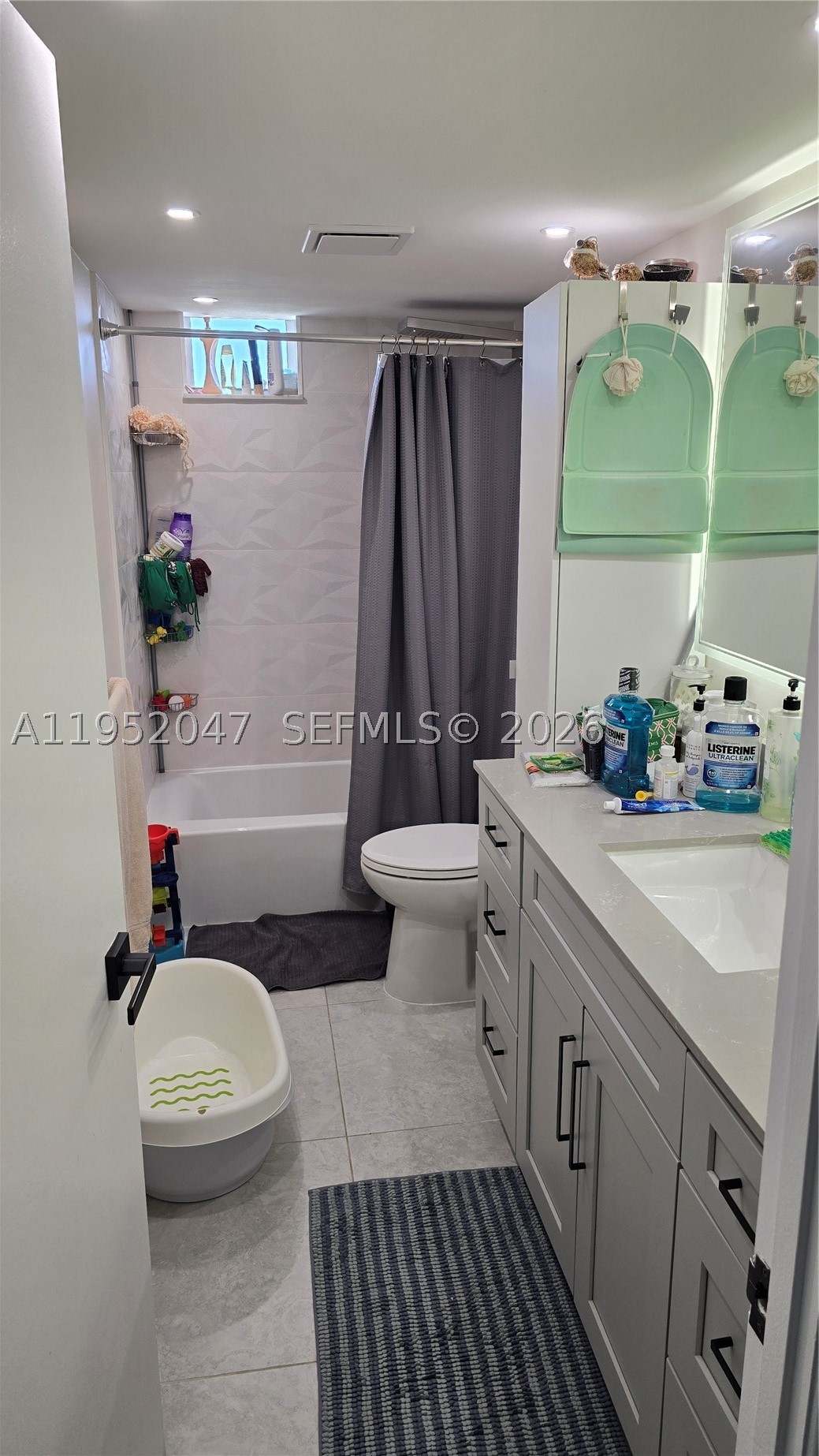 OLYMPUS CONDO PHASE - Residential