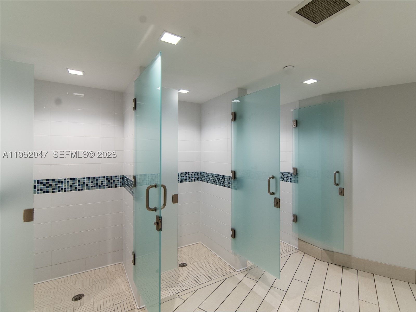 OLYMPUS CONDO PHASE - Residential