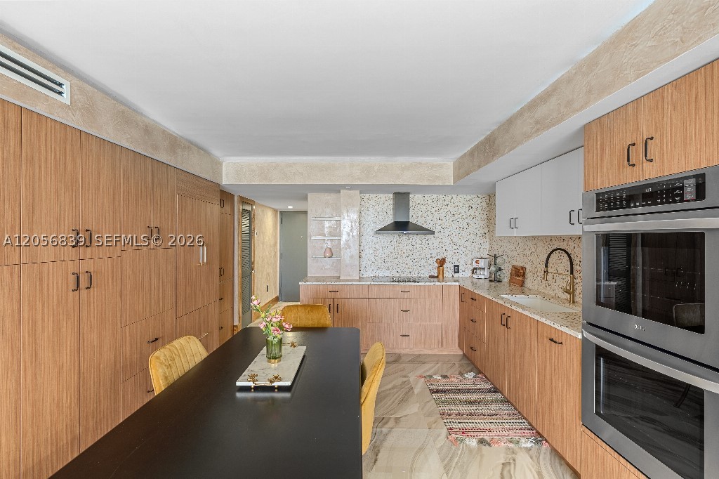 THE ROYAL CLUB CONDO - Residential