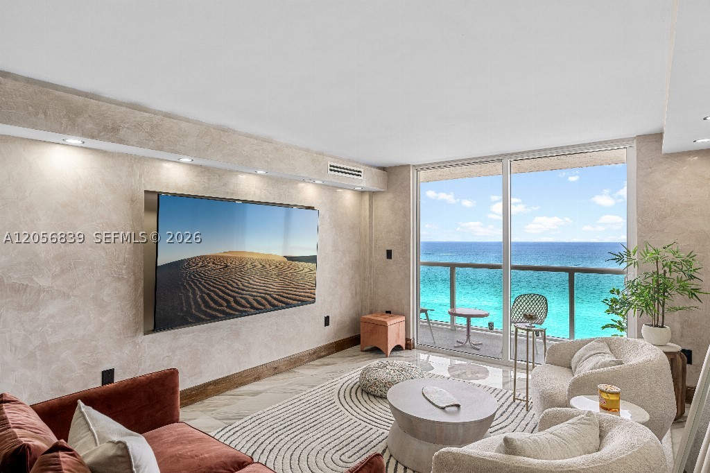 THE ROYAL CLUB CONDO - Residential
