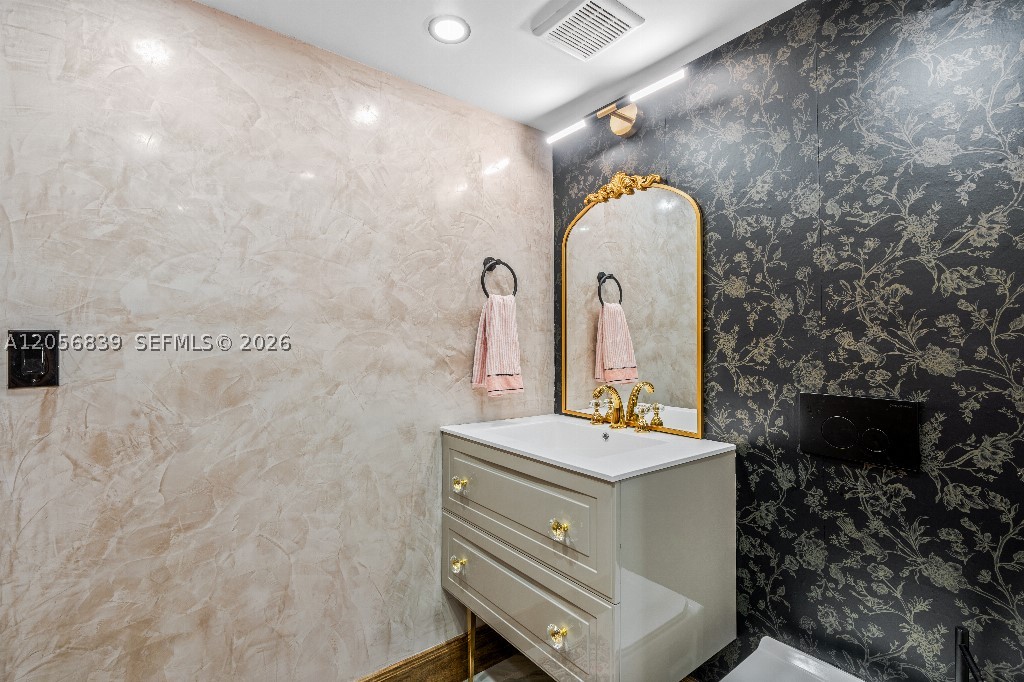 THE ROYAL CLUB CONDO - Residential