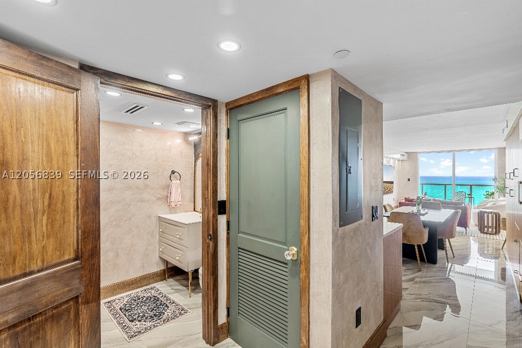 THE ROYAL CLUB CONDO - Residential