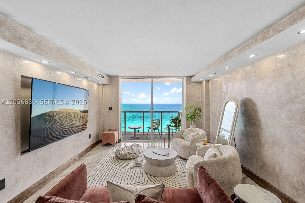 THE ROYAL CLUB CONDO - Residential
