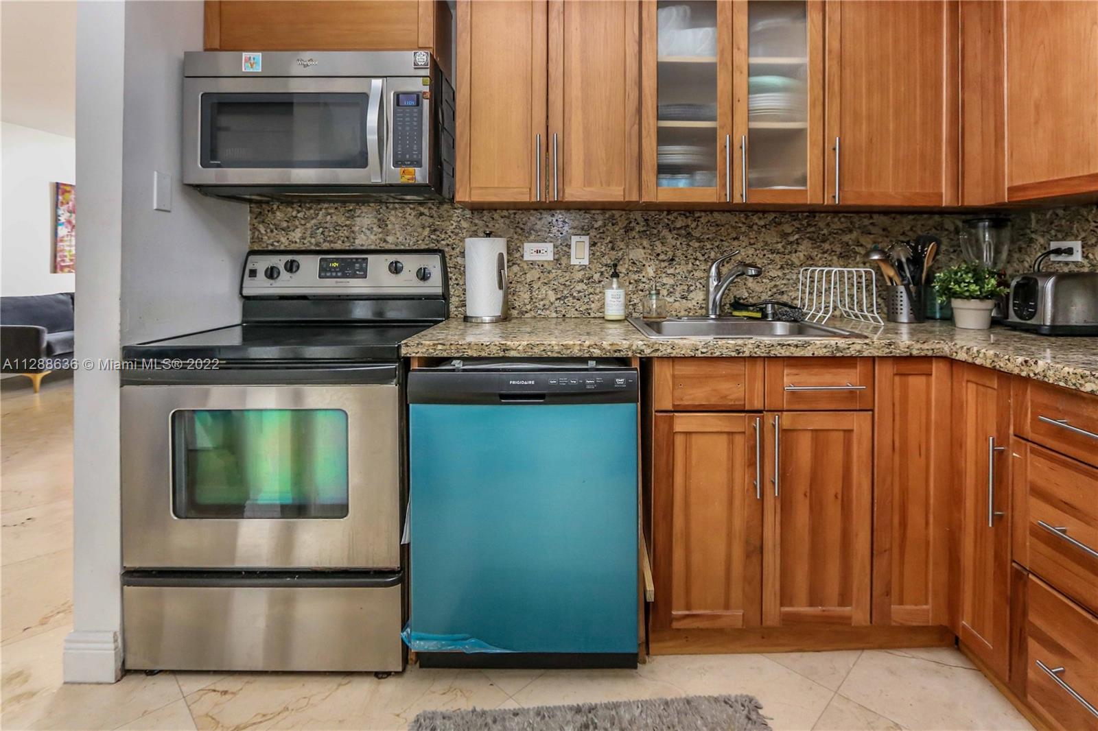 DELVISTA TOWERS CONDO - Residential
