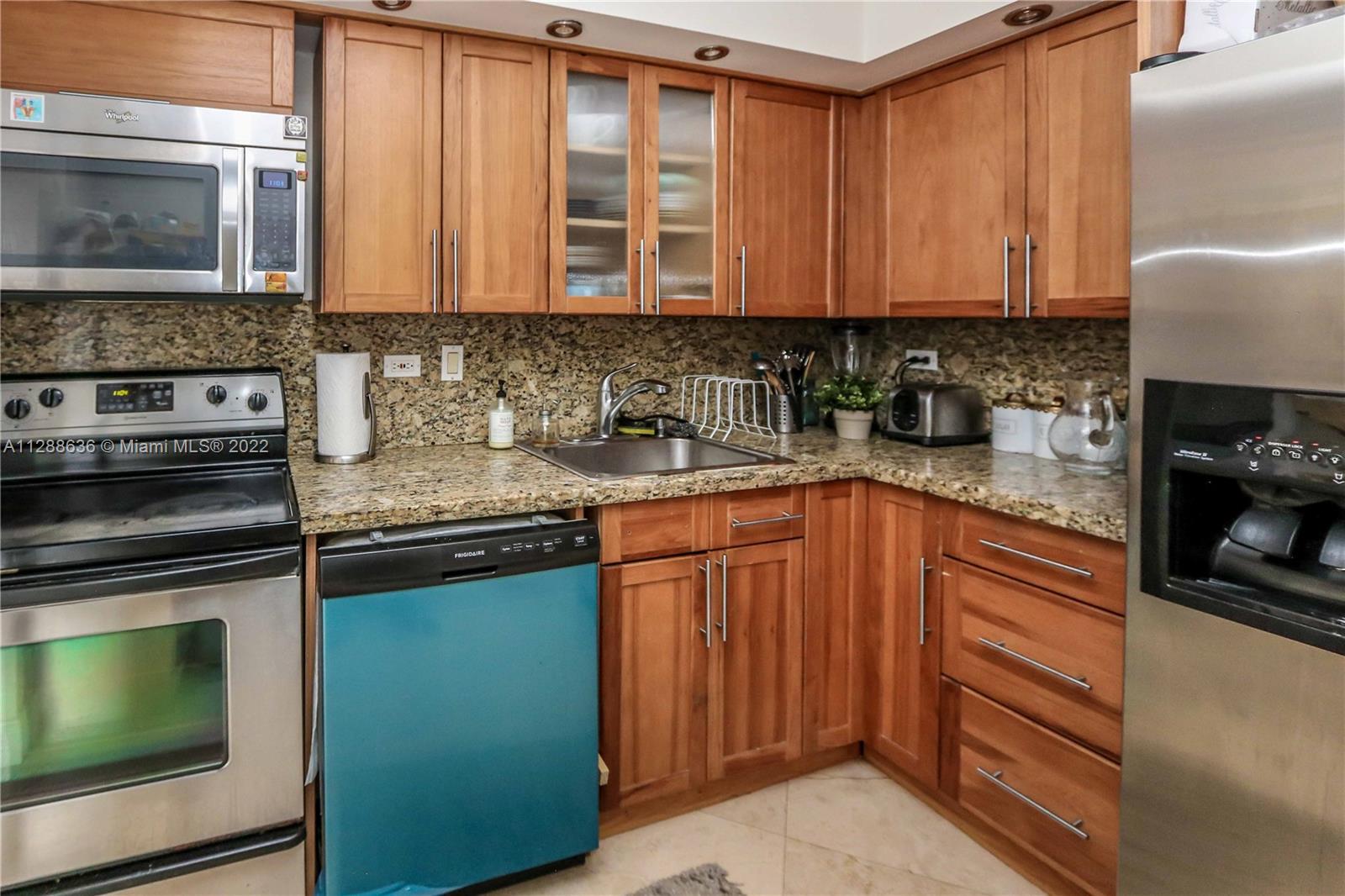 DELVISTA TOWERS CONDO - Residential