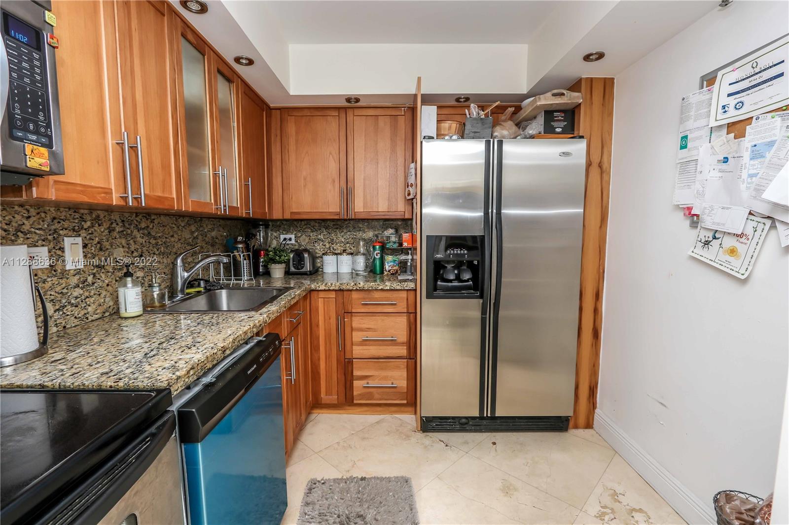 DELVISTA TOWERS CONDO - Residential