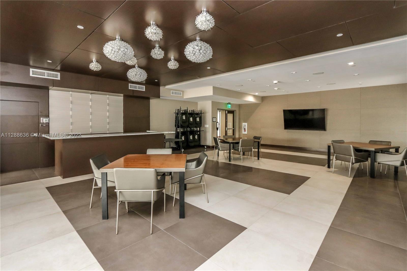 DELVISTA TOWERS CONDO - Residential