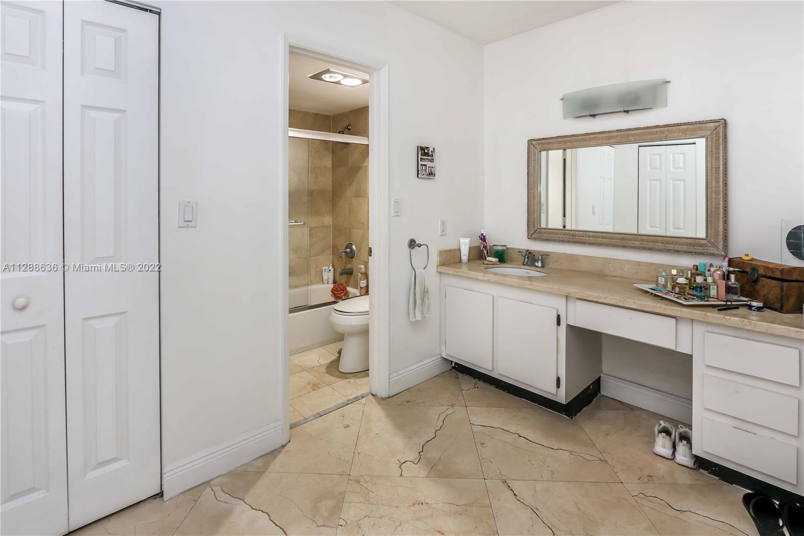 DELVISTA TOWERS CONDO - Residential