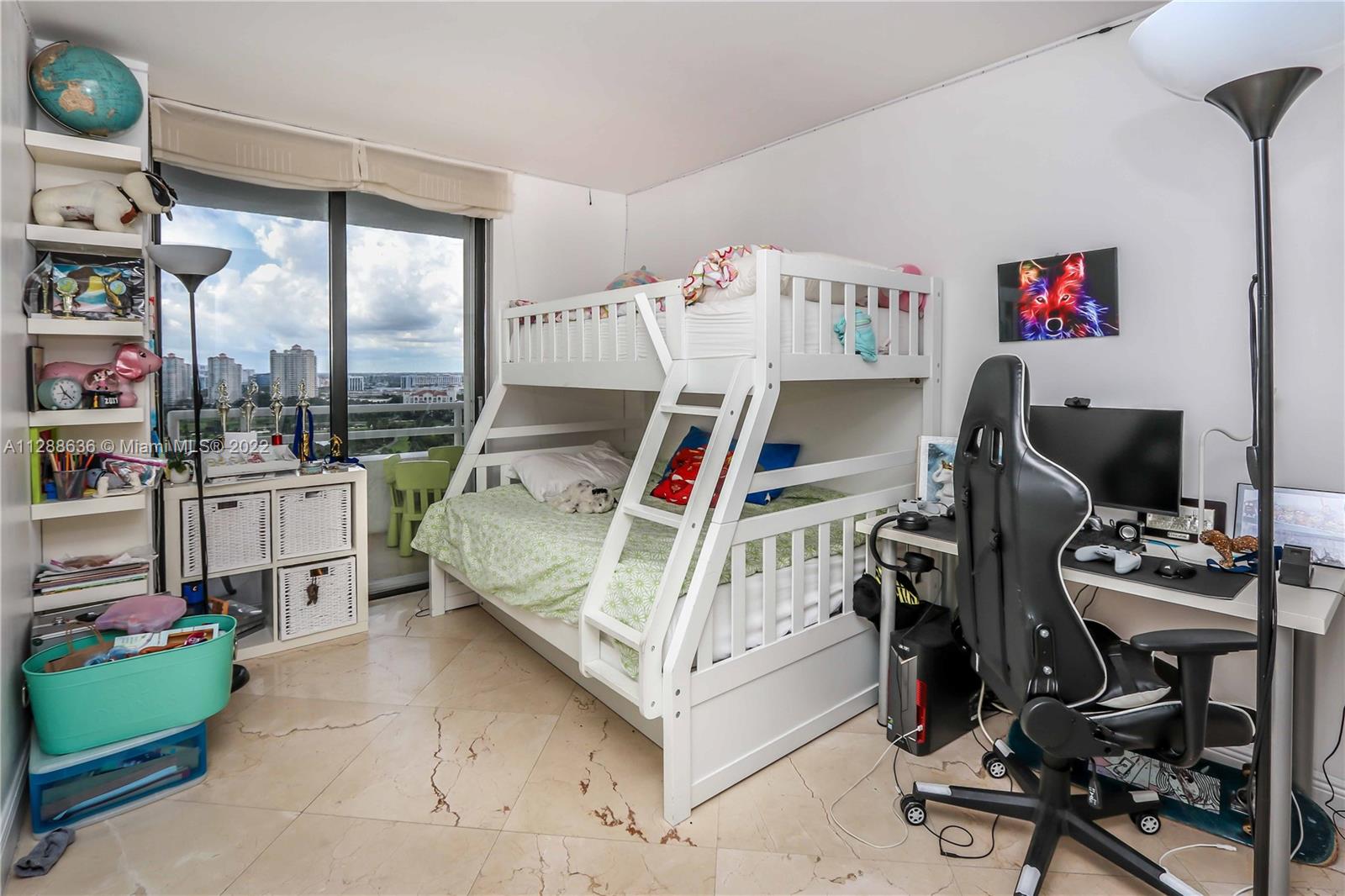 DELVISTA TOWERS CONDO - Residential