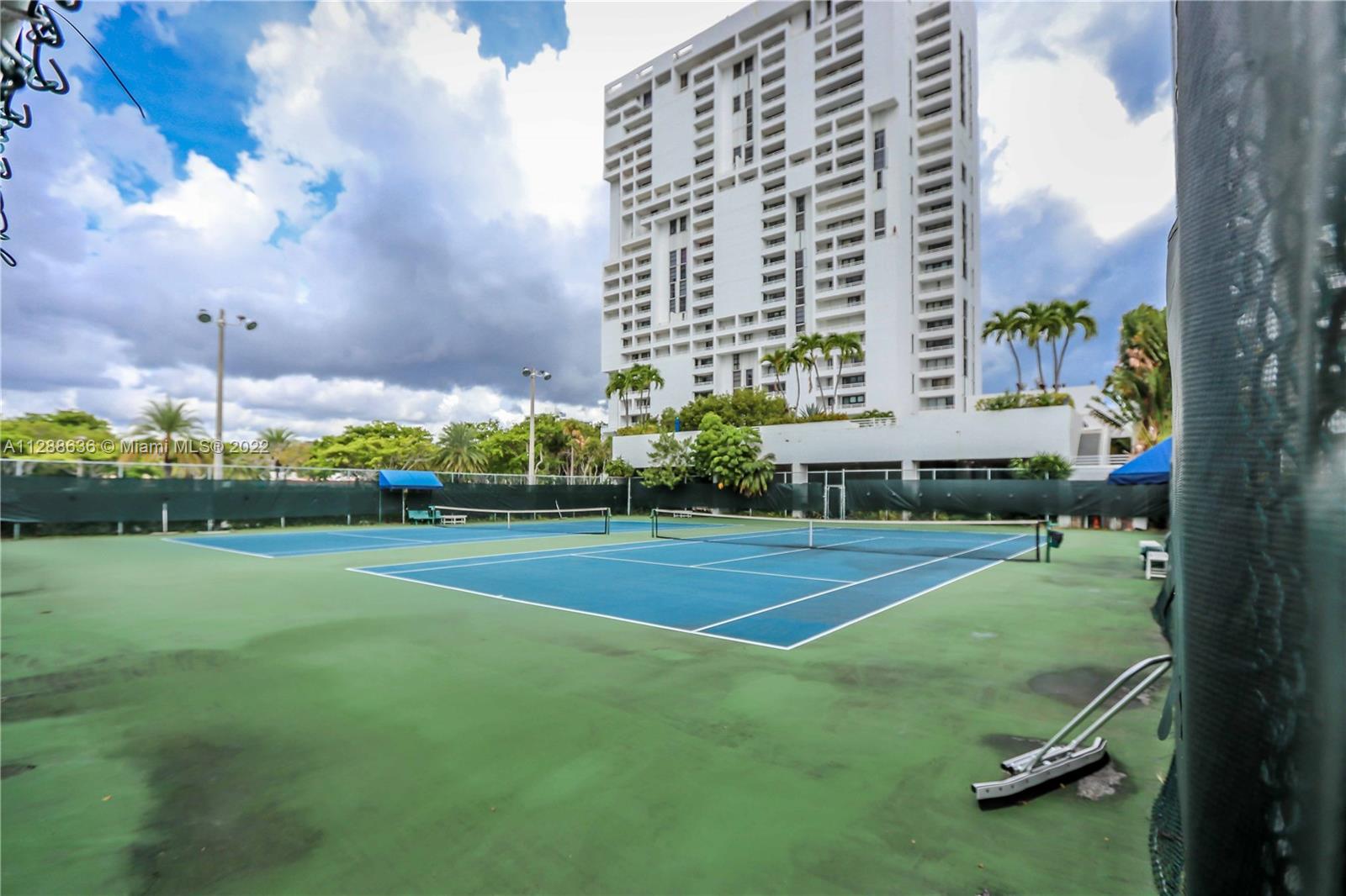 DELVISTA TOWERS CONDO - Residential