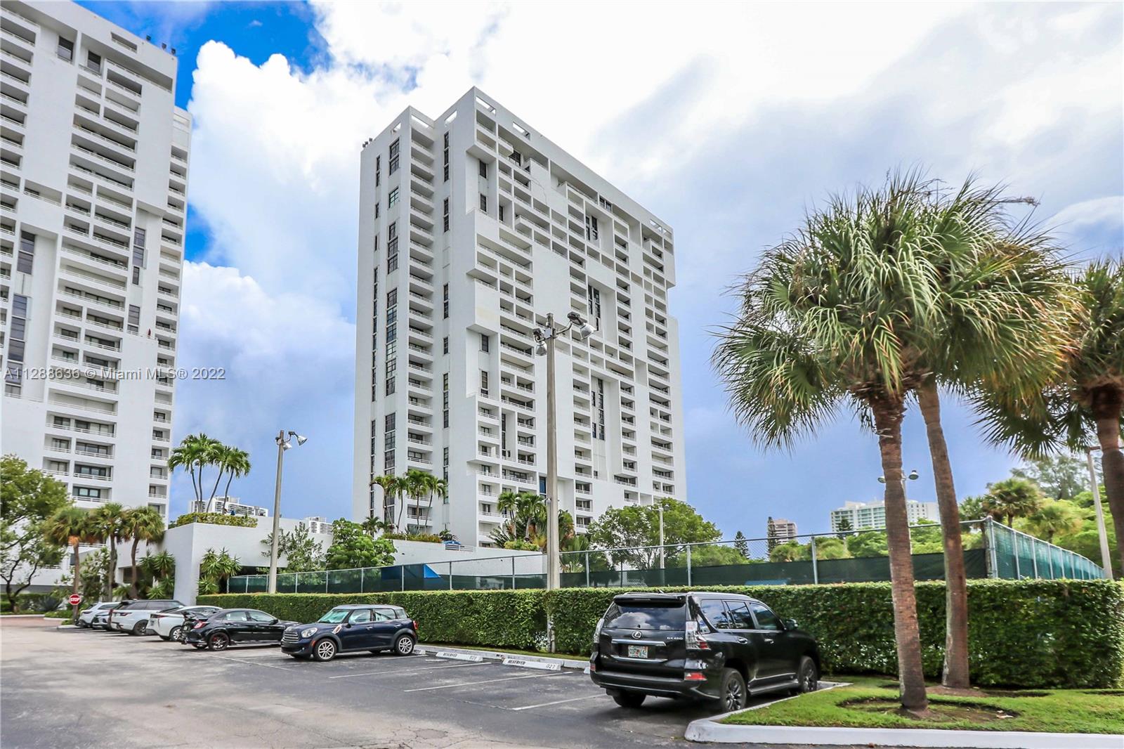 DELVISTA TOWERS CONDO - Residential