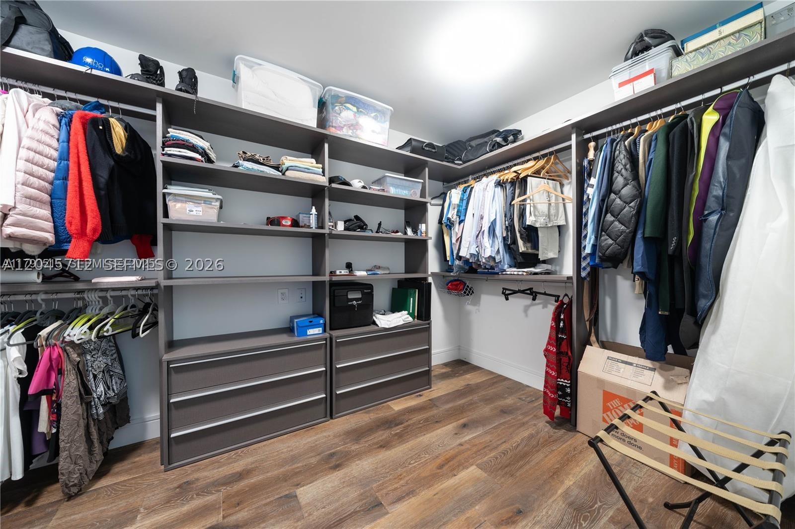 ECHO CONDO - Residential