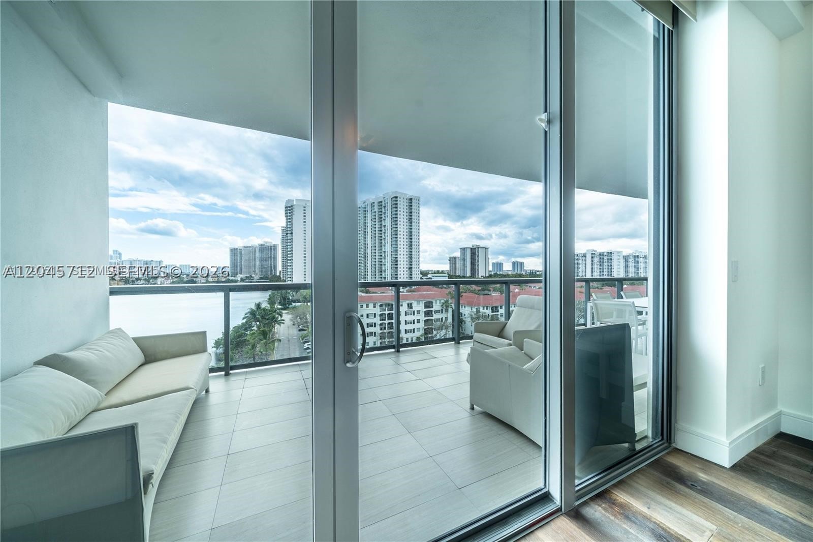 ECHO CONDO - Residential