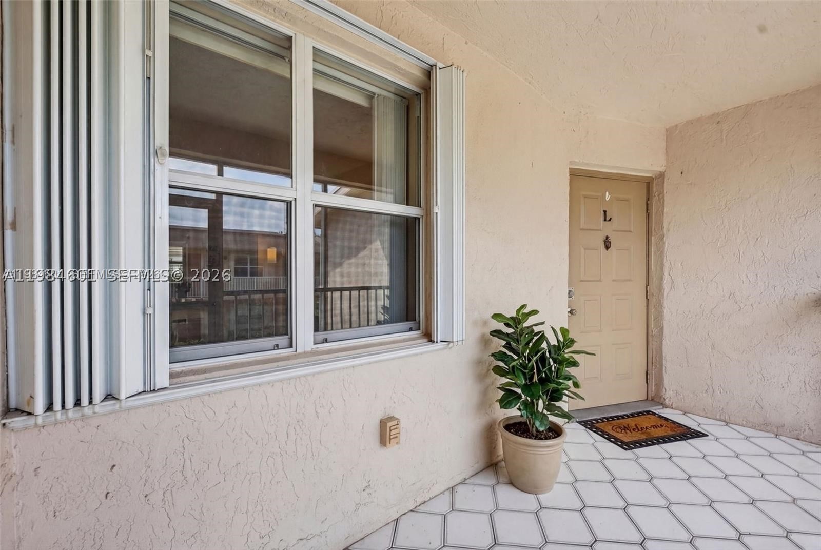 LAKESHORE CONDO 6 - Residential