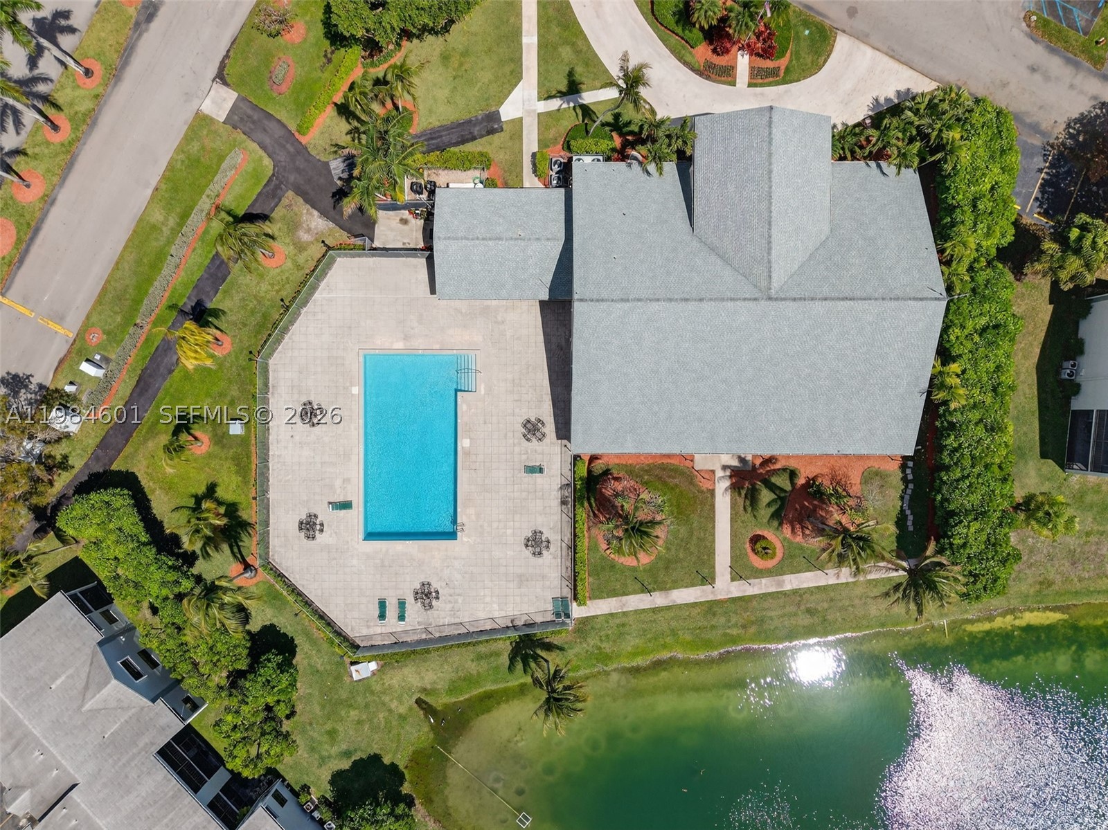 LAKESHORE CONDO 6 - Residential