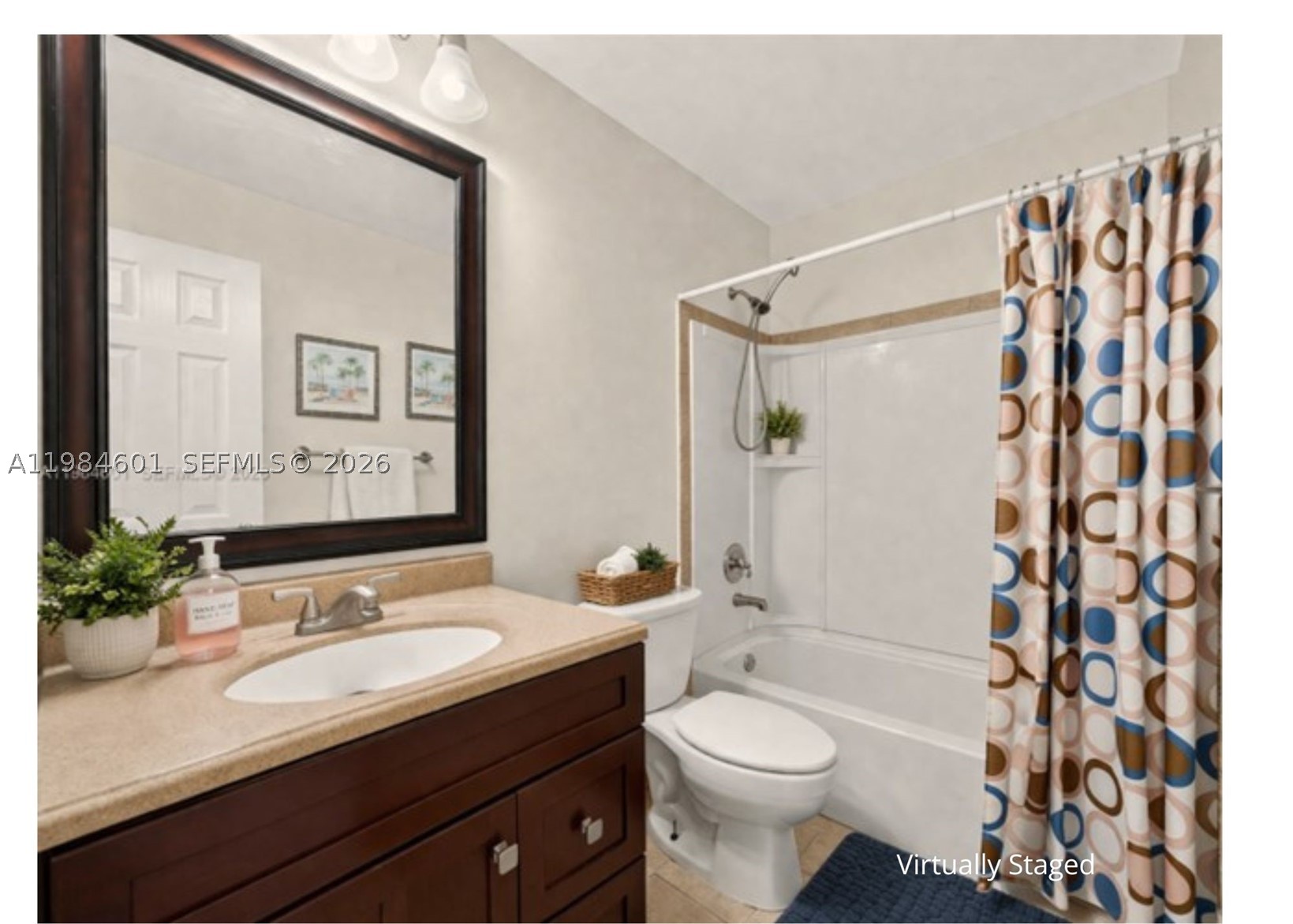 LAKESHORE CONDO 6 - Residential