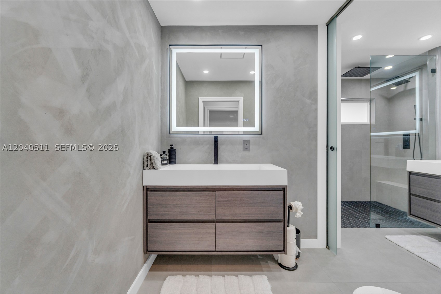 LYONS PARK FIRST ADD - Residential