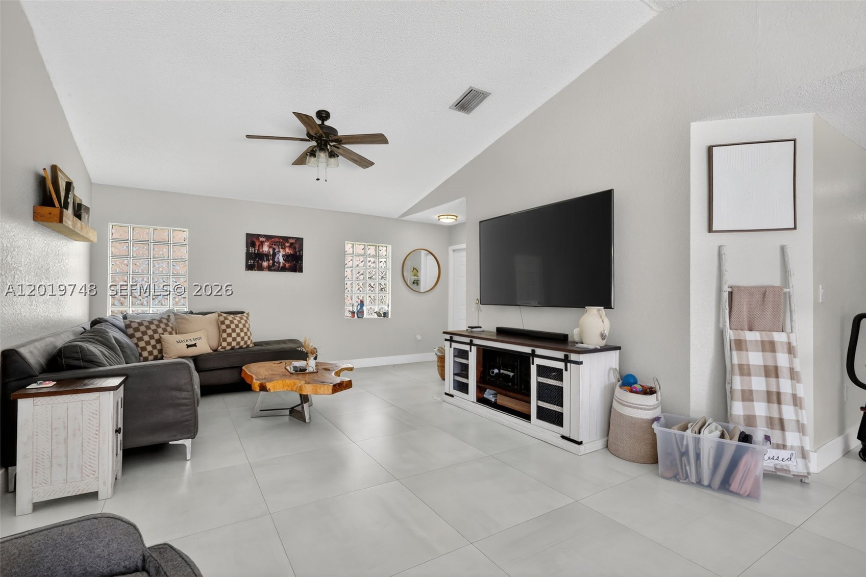 SPANISH LAKES 1ST ADDN - Residential