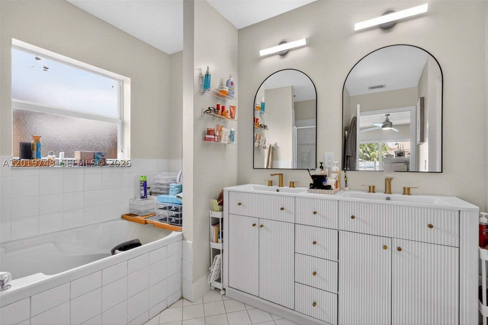 SPANISH LAKES 1ST ADDN - Residential