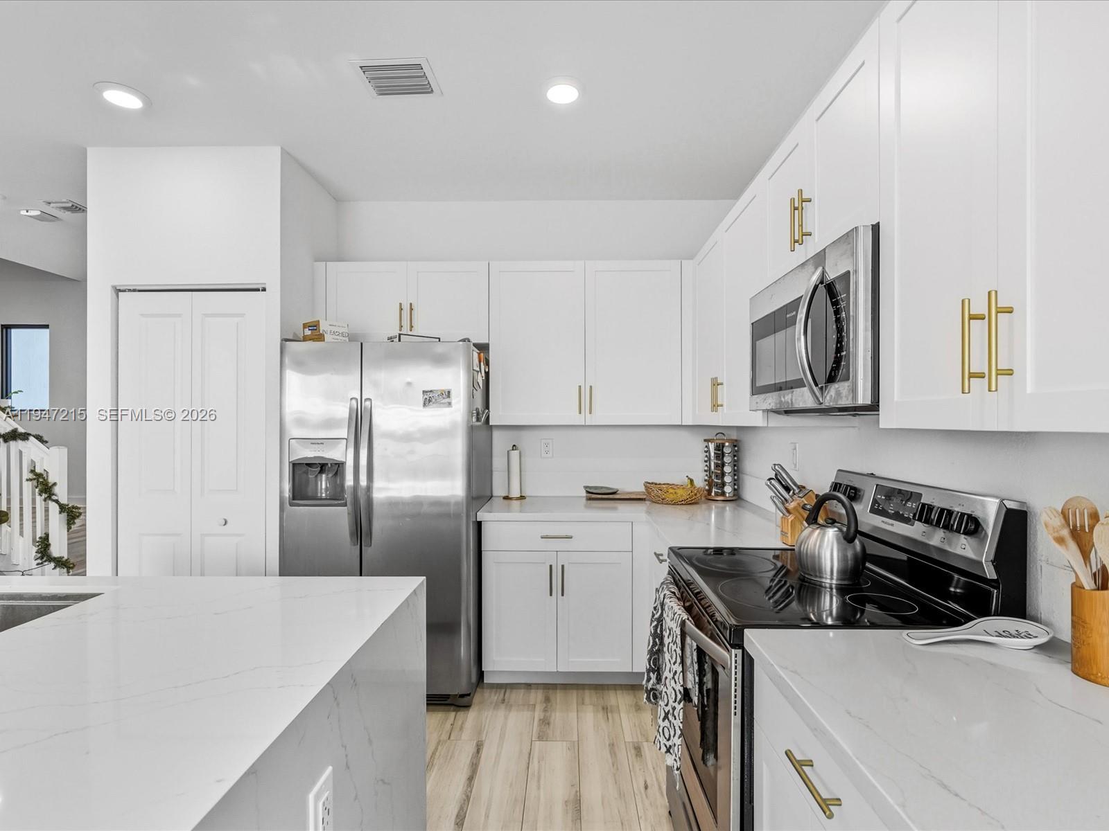 VIA VENTURA NEIGHBORHOOD - Residential