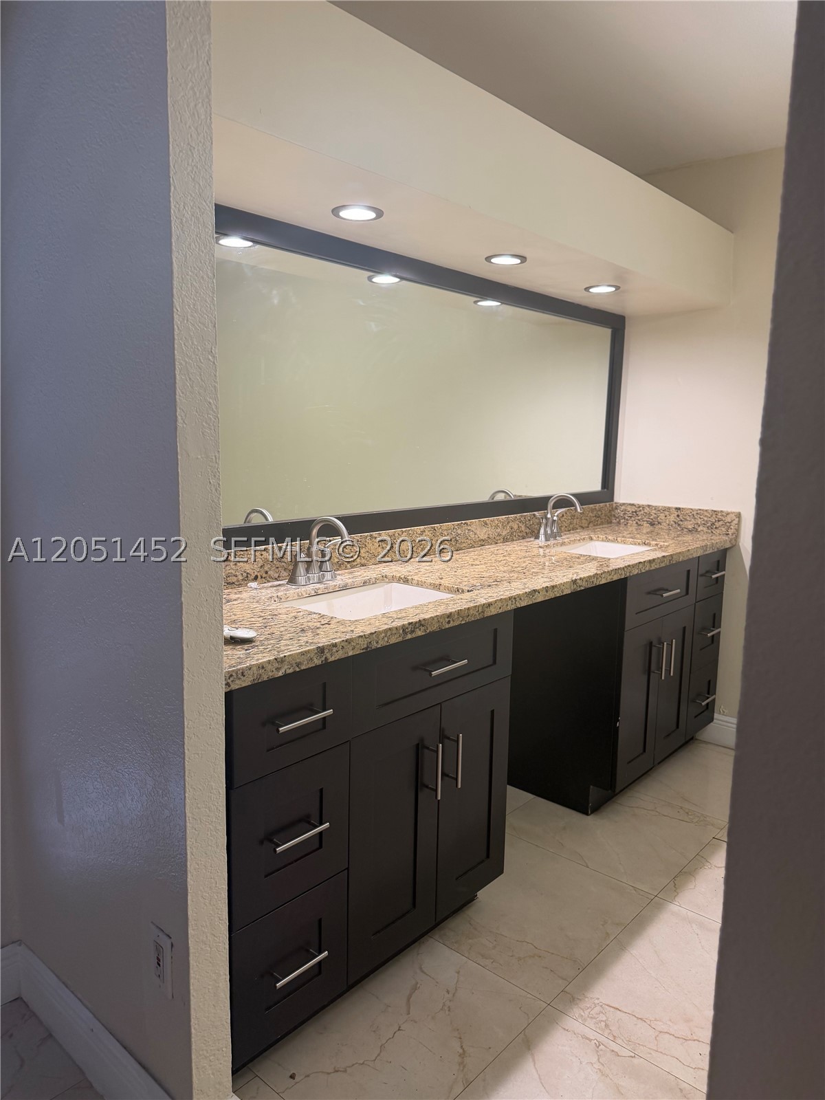MIAMI LAKES LOCH LOMOND E - Residential Lease
