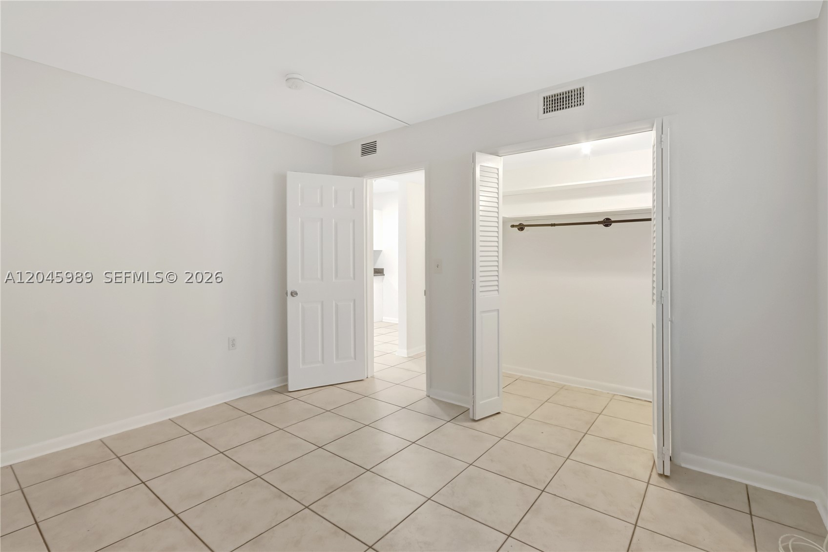 LAKE WORTH TOWN OF - Residential Lease