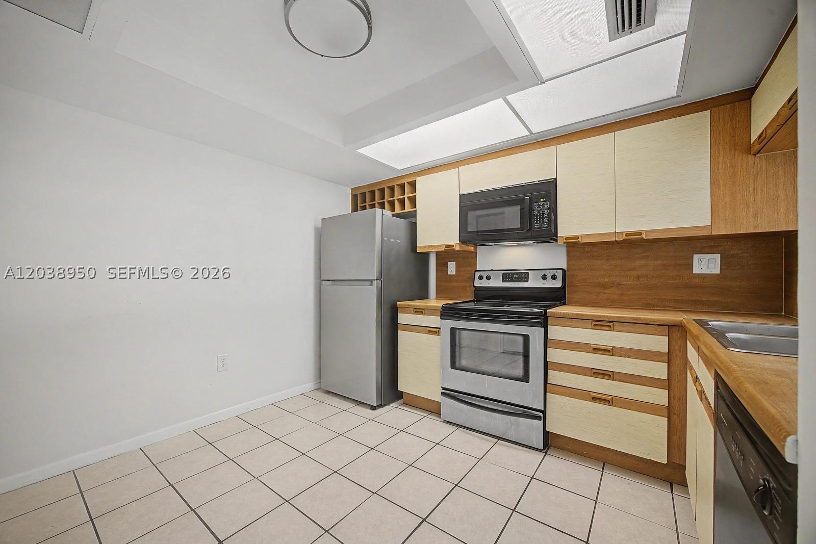 KENLAND BEND NORTH CONDO - Residential