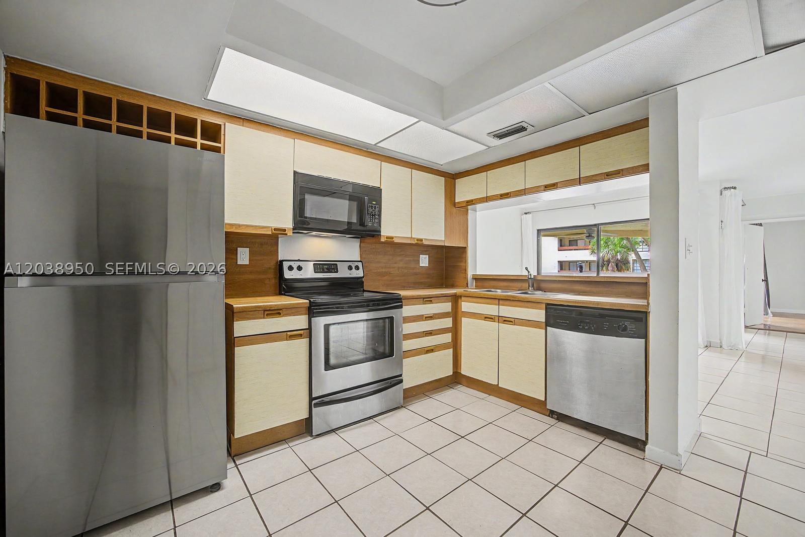 KENLAND BEND NORTH CONDO - Residential