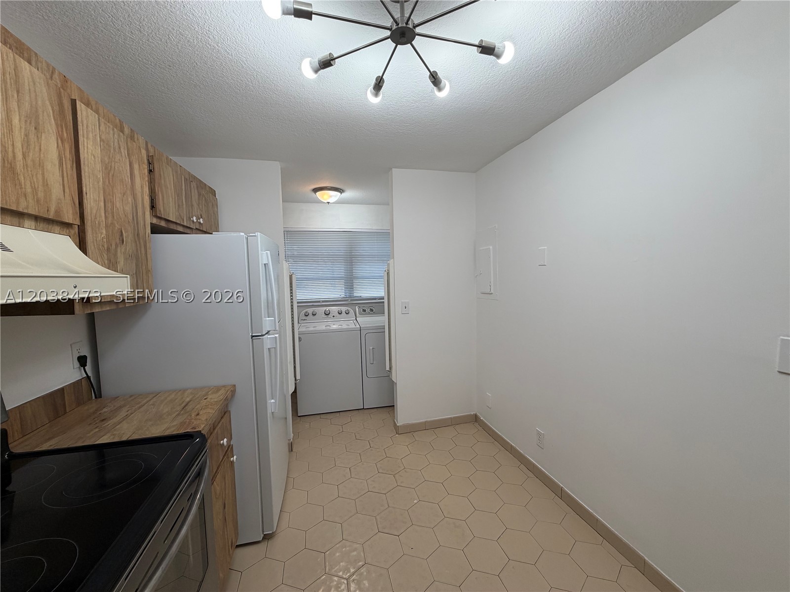 WESTVIEW CONDOMINIUM NO F - Residential Lease