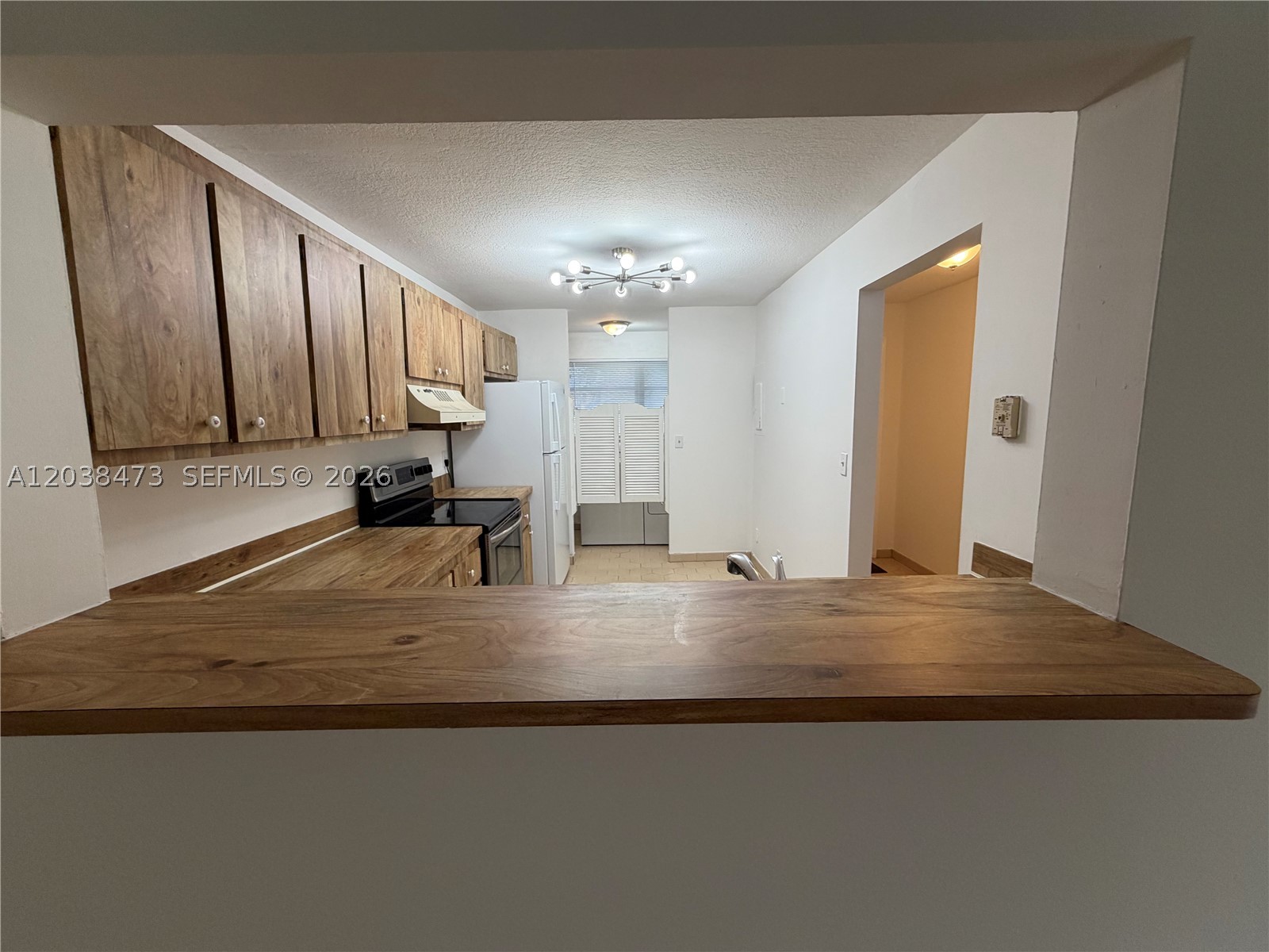 WESTVIEW CONDOMINIUM NO F - Residential Lease